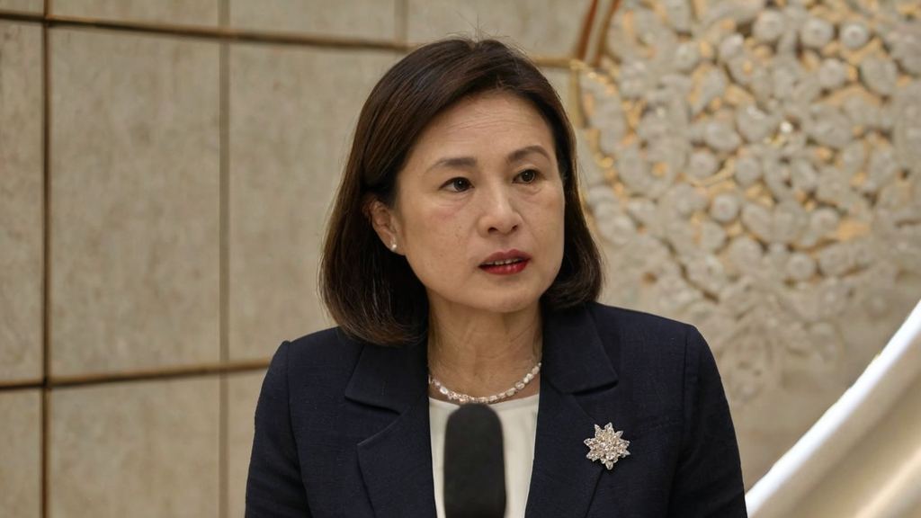 两位当红女明星在重庆追星疯狂引发热议塑料姐妹花背后隐藏的真实故事