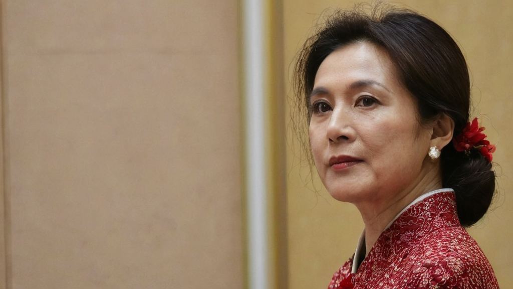 娱乐圈女配逆袭故事引发关注 外国明星按摩视频带来新放松潮流